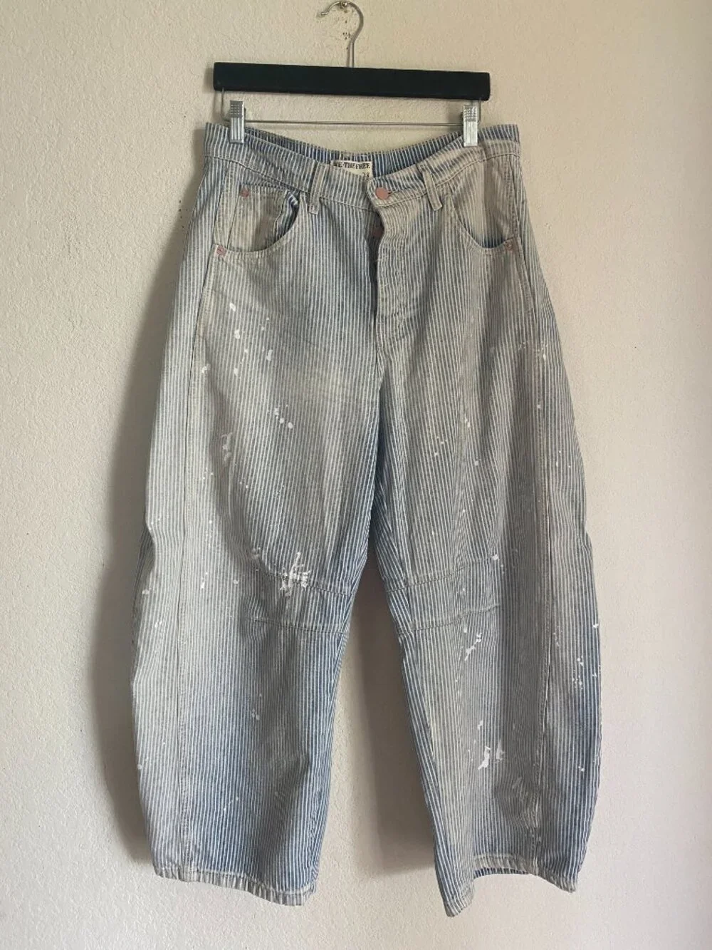 We The Free Good Luck Mid-Rise Stripe Barrel Jeans Size 28 Excellent Condition - Picture 2 of 8